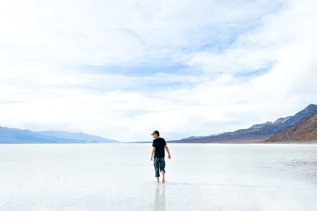 The most expansive salt flats in Death Valley, where the highest temperature in America was once recorded (2024)